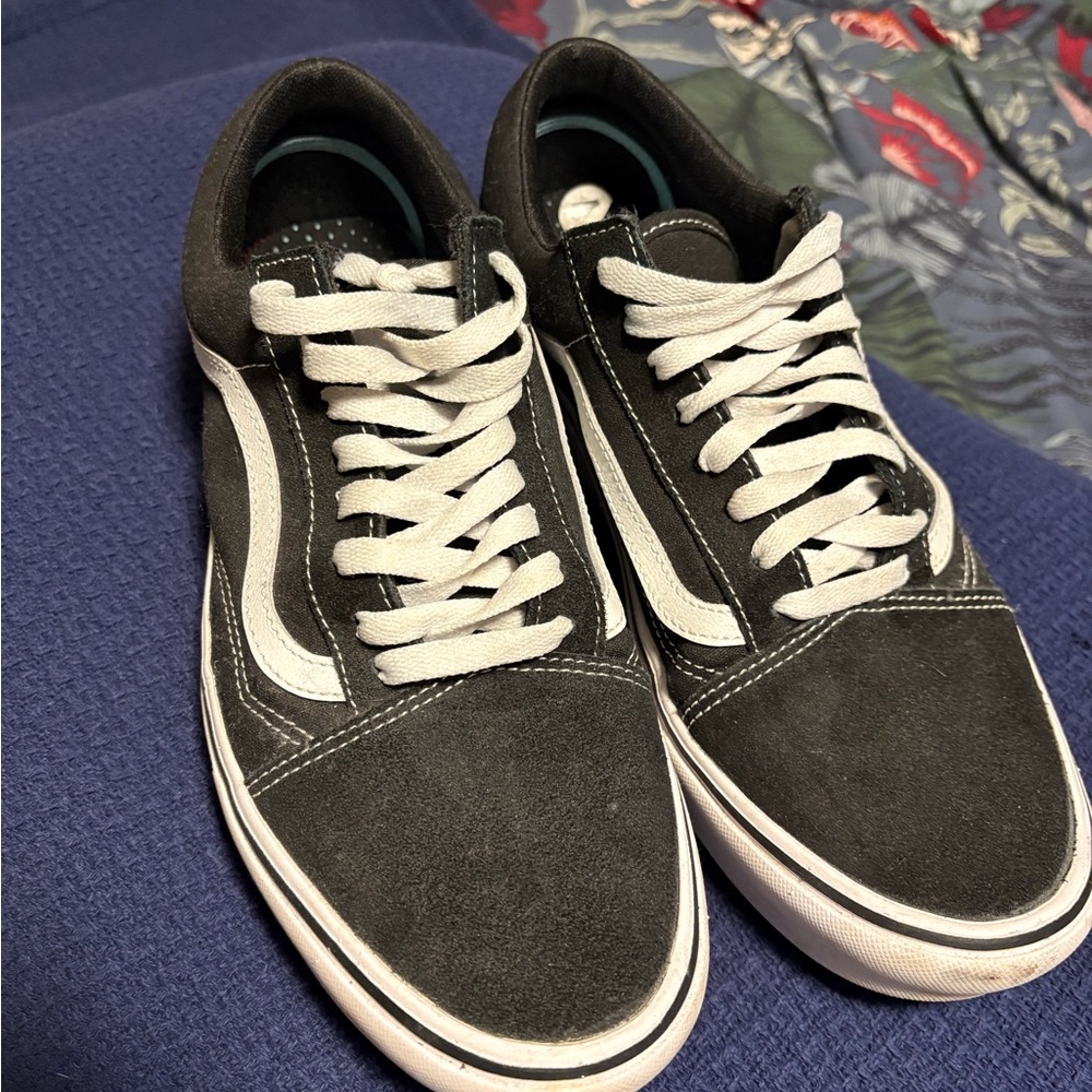 Vans comfycush Men's Black and White Sneakers